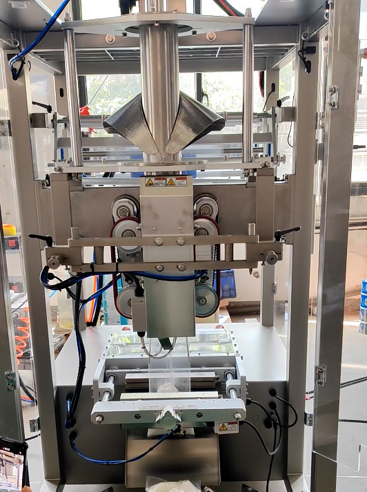 HK-Vertical-Powder-Packaging-Machine.5.jpg