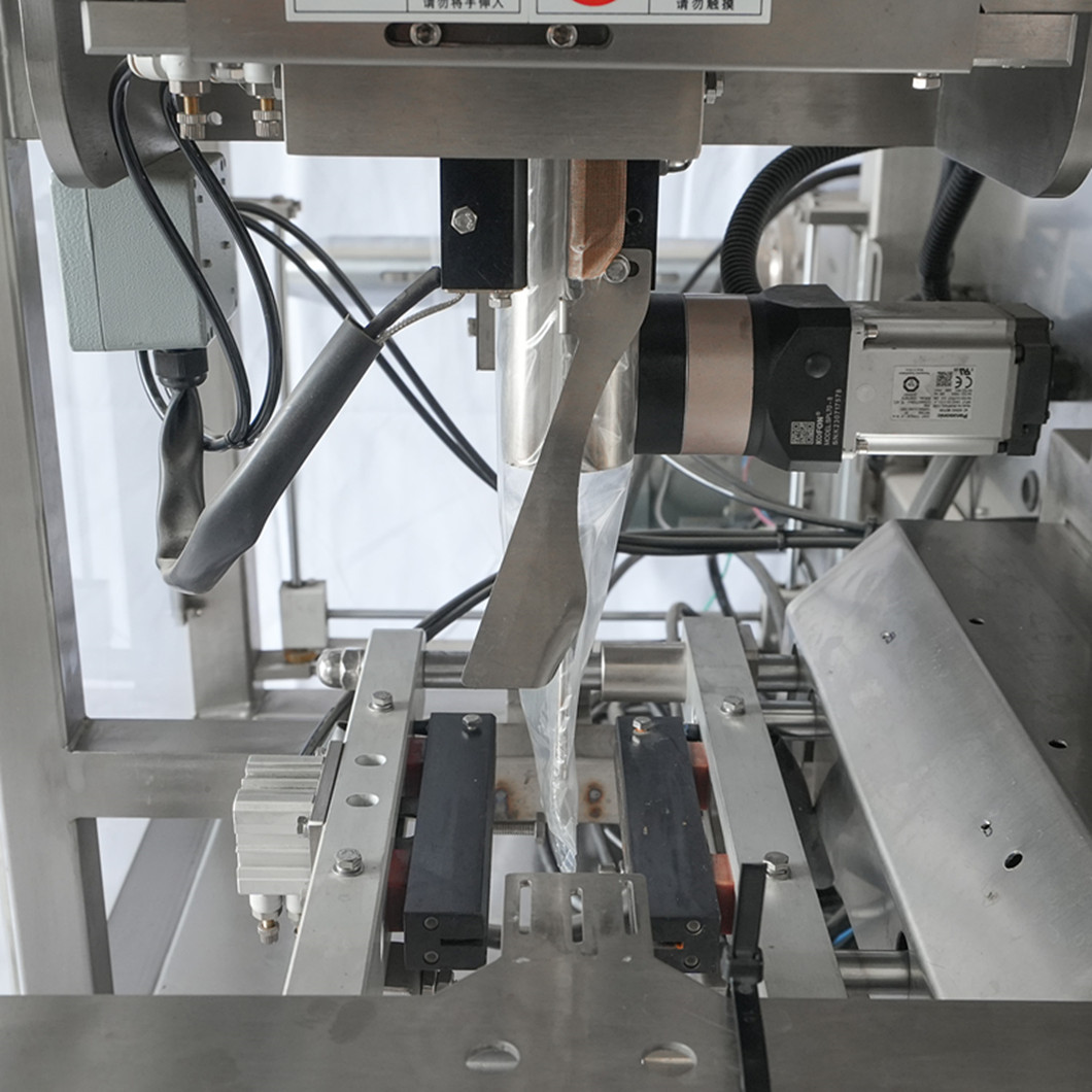 HK Vertical Liquid Packaging Machine (1).jpg