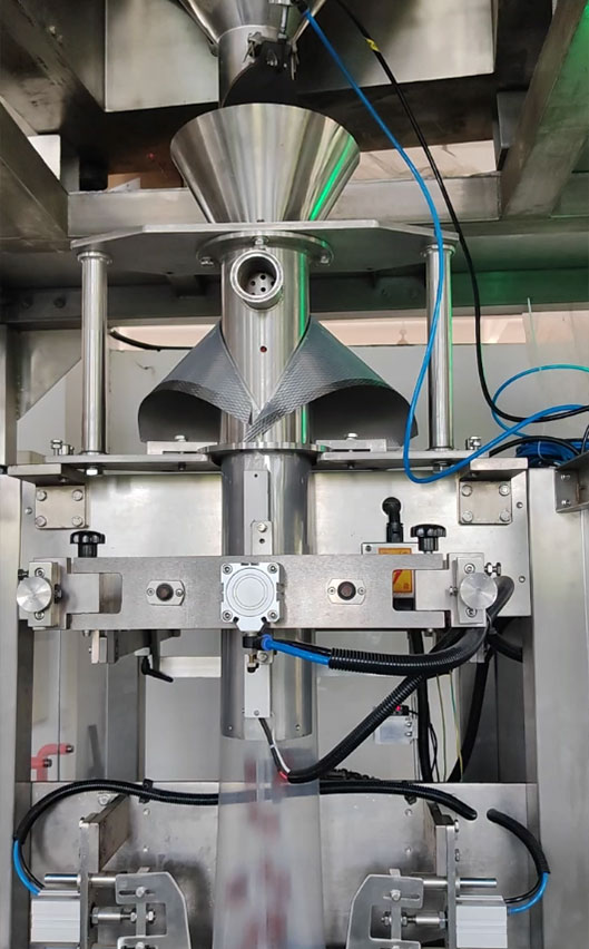 HK320-Vertical-Packaging-Machine.9.jpg