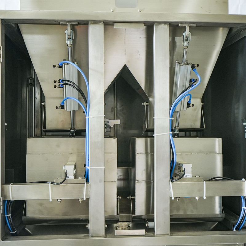 HKC50K-B2 Semi-automatic weighing&packing machine (1).jpg