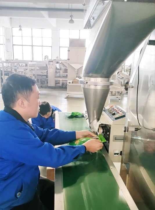 HKC50K-B2-Semi-automatic-weighing&packing-machine.4.jpg