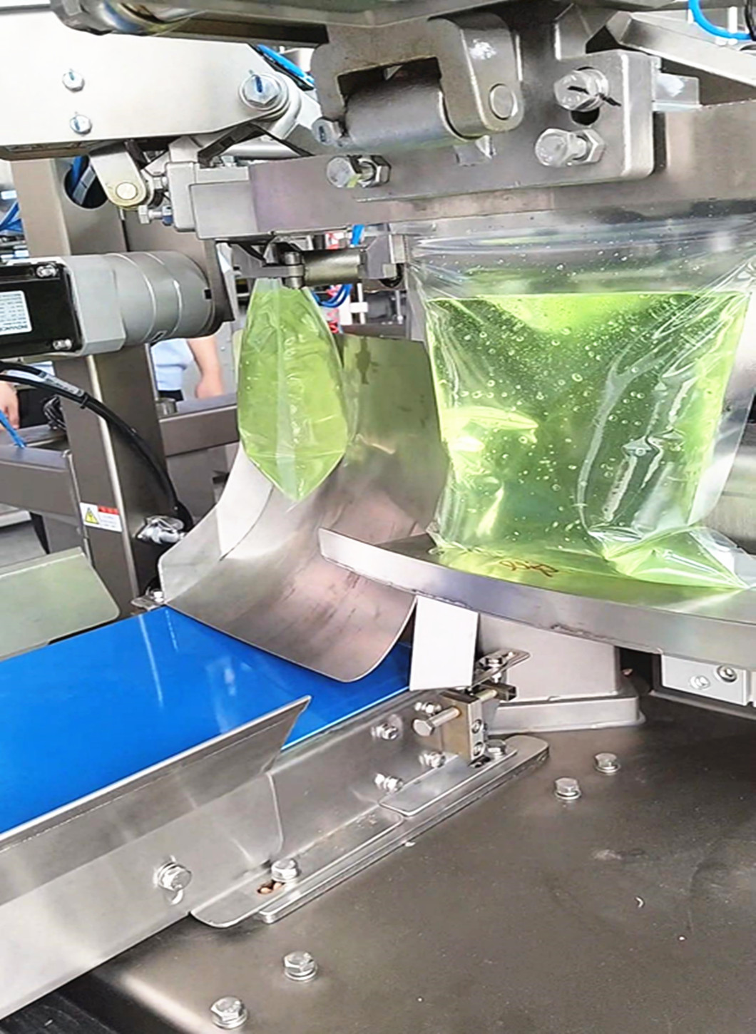 HK Liquid Premade Pouch Packaging Machine (4).jpg