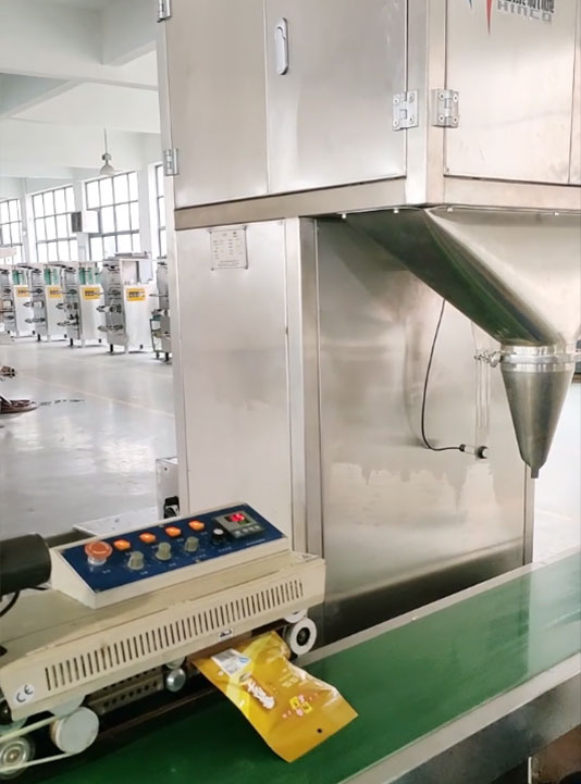 HKC50K-B2-Semi-automatic-weighing&packing-machine.5.jpg