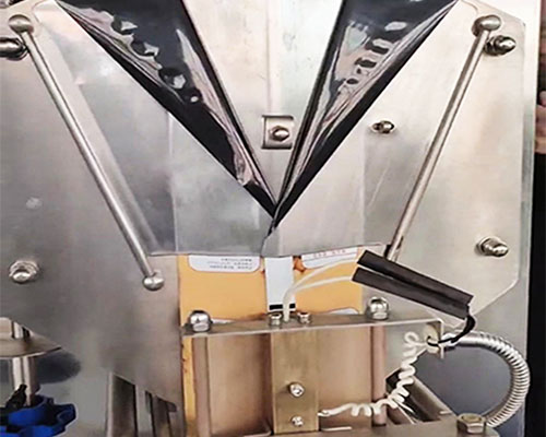 DXD-500-Liquid-Packaging-Machine.8.jpg